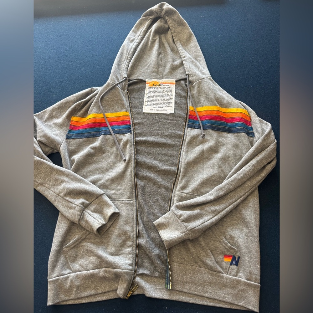 Aviator Nation 5 stripe Gray zip up Hoodie with pockets
Unisex/size is womens